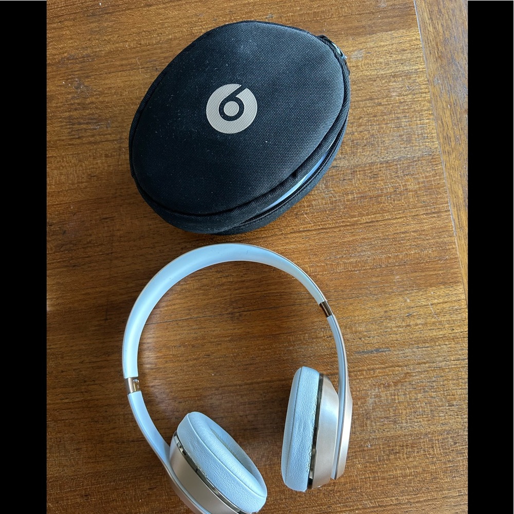 Beats Solo Wireless Over the Ear Headphones
